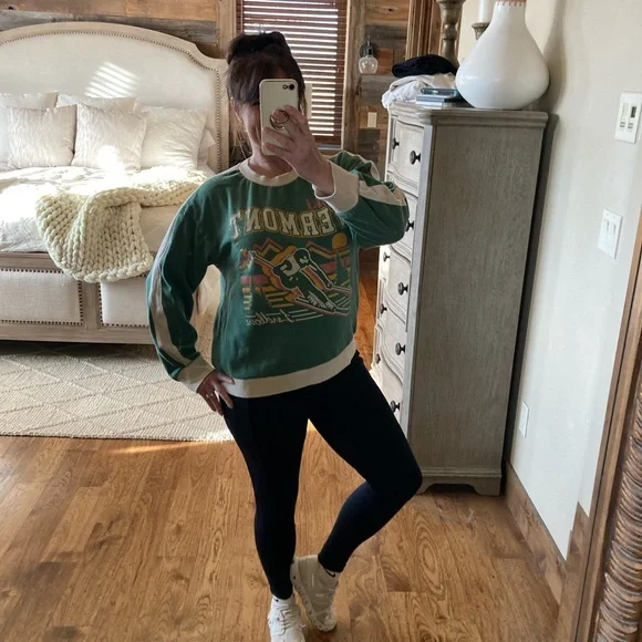 Retro Graphic Ludlow Ski Vermont Crewneck Sweatshirt - Picture 6 of 9